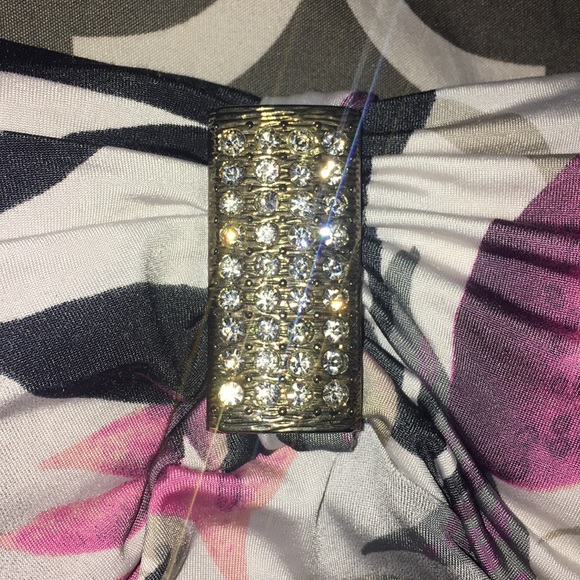 Top - Picture 2 of 3